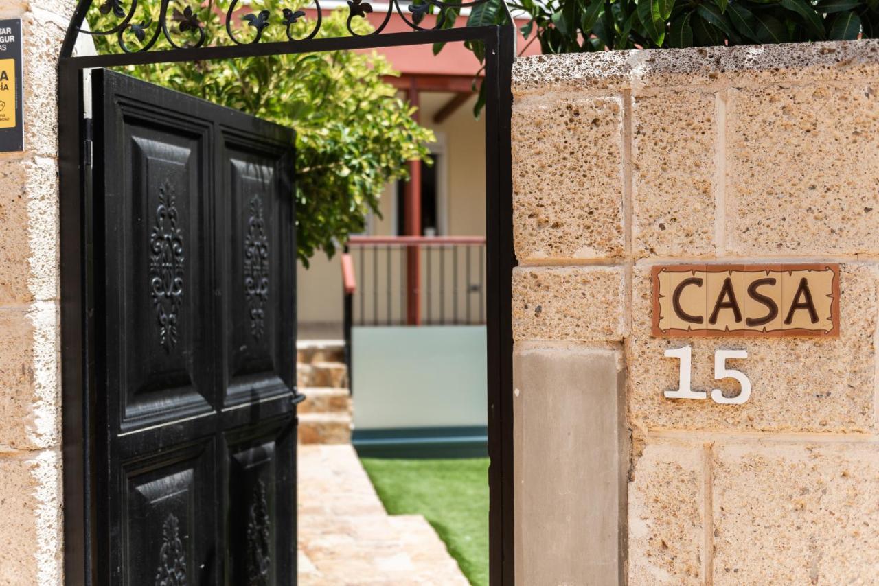 Comfortable 4-Bedroom Villa With Private Gardens Costa Adeje  Exteriör bild